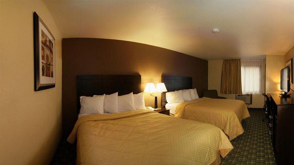 Quality Inn & Suites Decorah Exterior photo