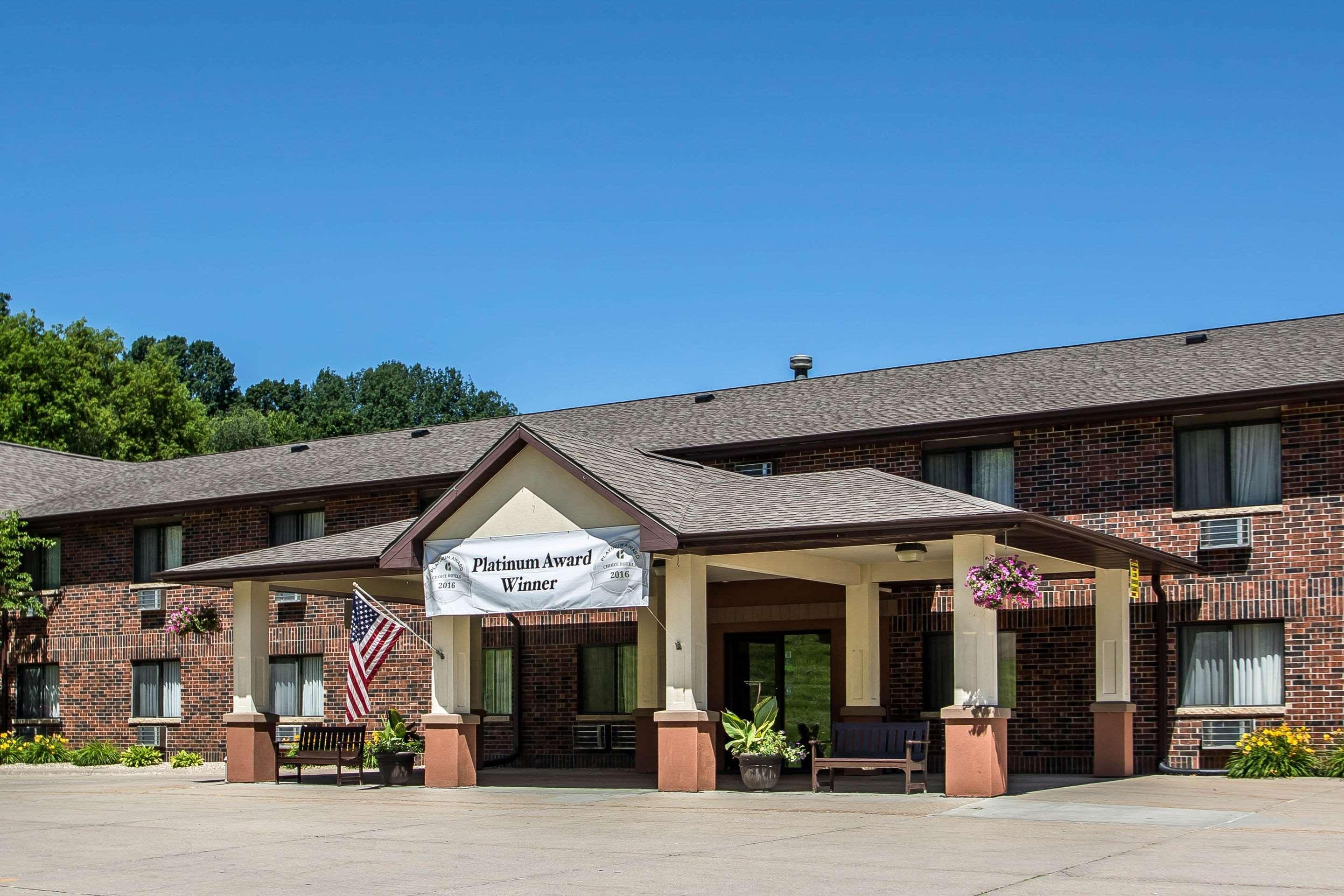 Quality Inn & Suites Decorah Exterior photo