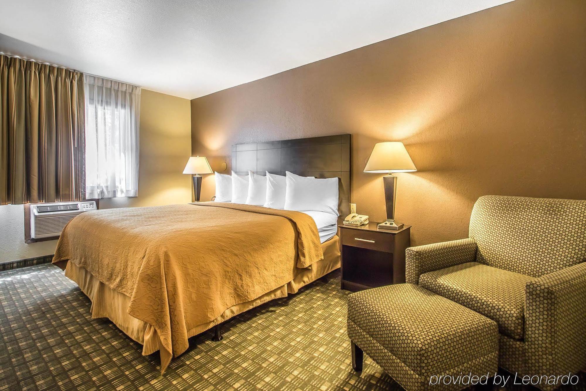 Quality Inn & Suites Decorah Exterior photo